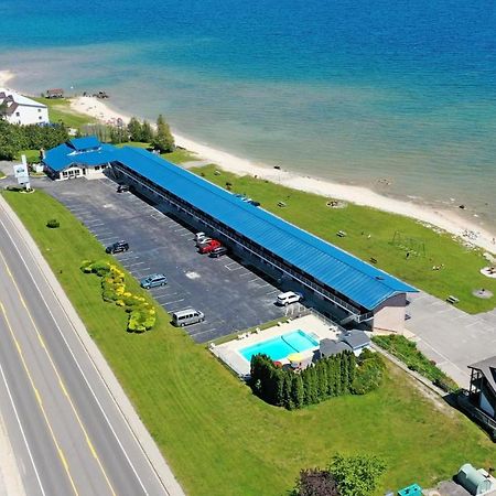 Days Inn & Suites By Wyndham St. Ignace Lakefront Ngoại thất bức ảnh