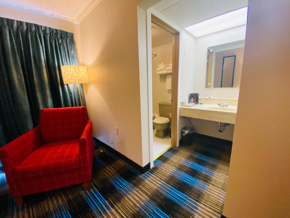 Days Inn & Suites By Wyndham St. Ignace Lakefront Ngoại thất bức ảnh