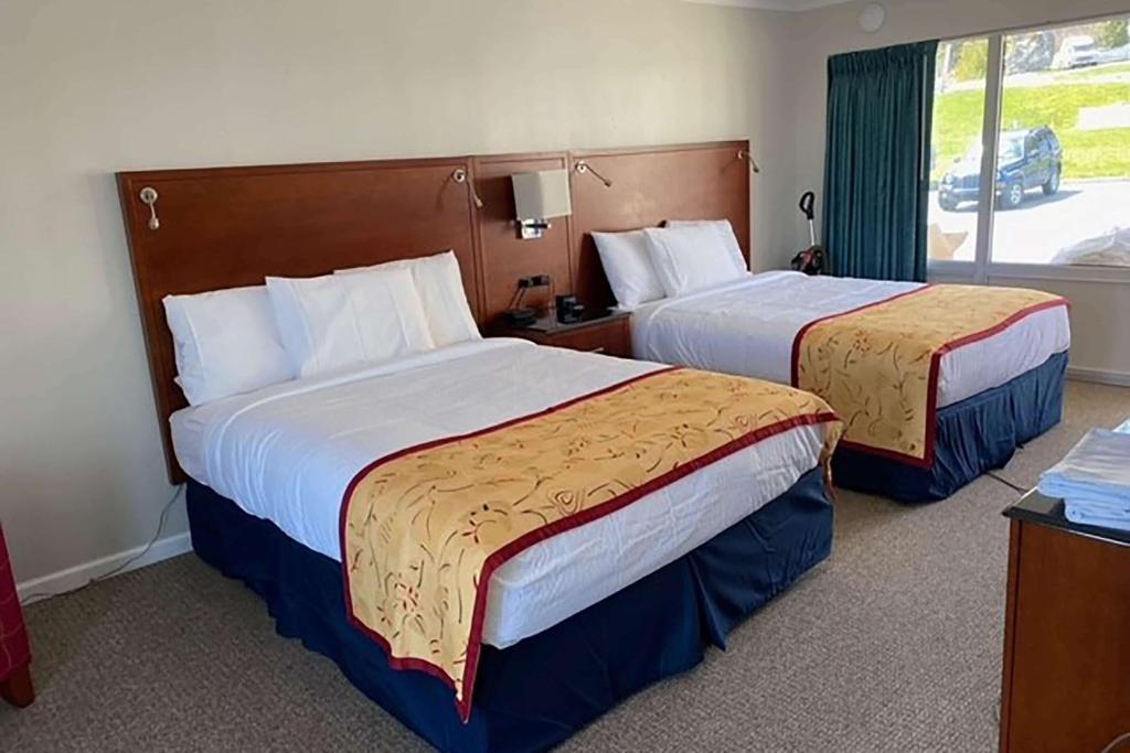 Days Inn & Suites By Wyndham St. Ignace Lakefront Ngoại thất bức ảnh