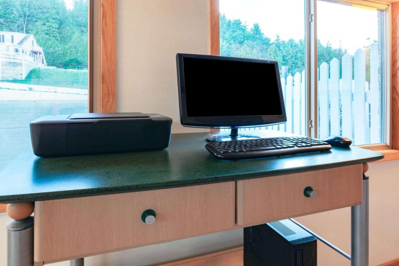 Days Inn & Suites By Wyndham St. Ignace Lakefront Ngoại thất bức ảnh