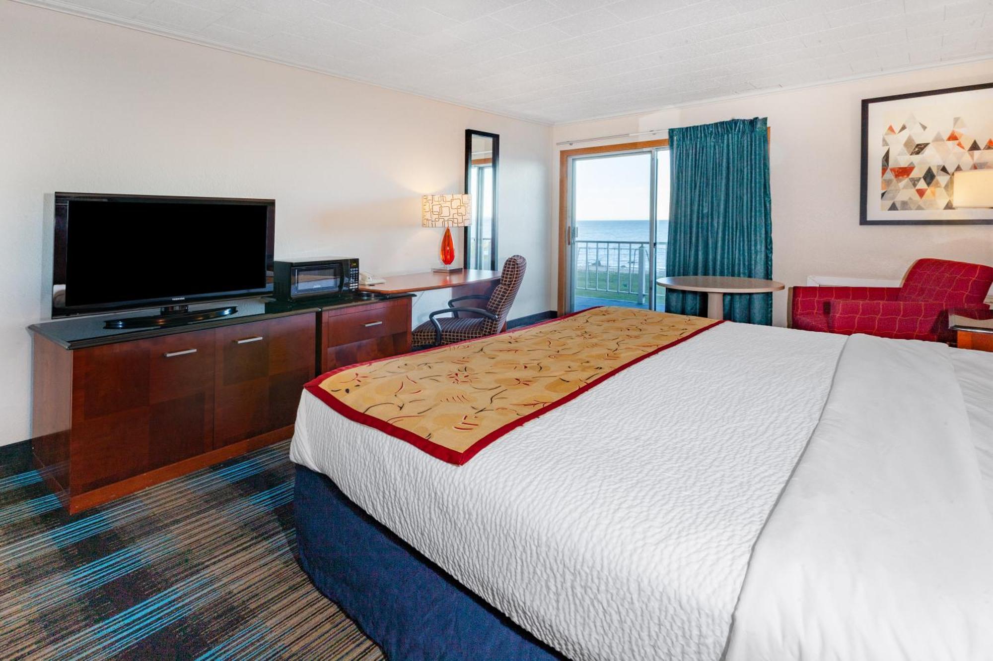 Days Inn & Suites By Wyndham St. Ignace Lakefront Ngoại thất bức ảnh